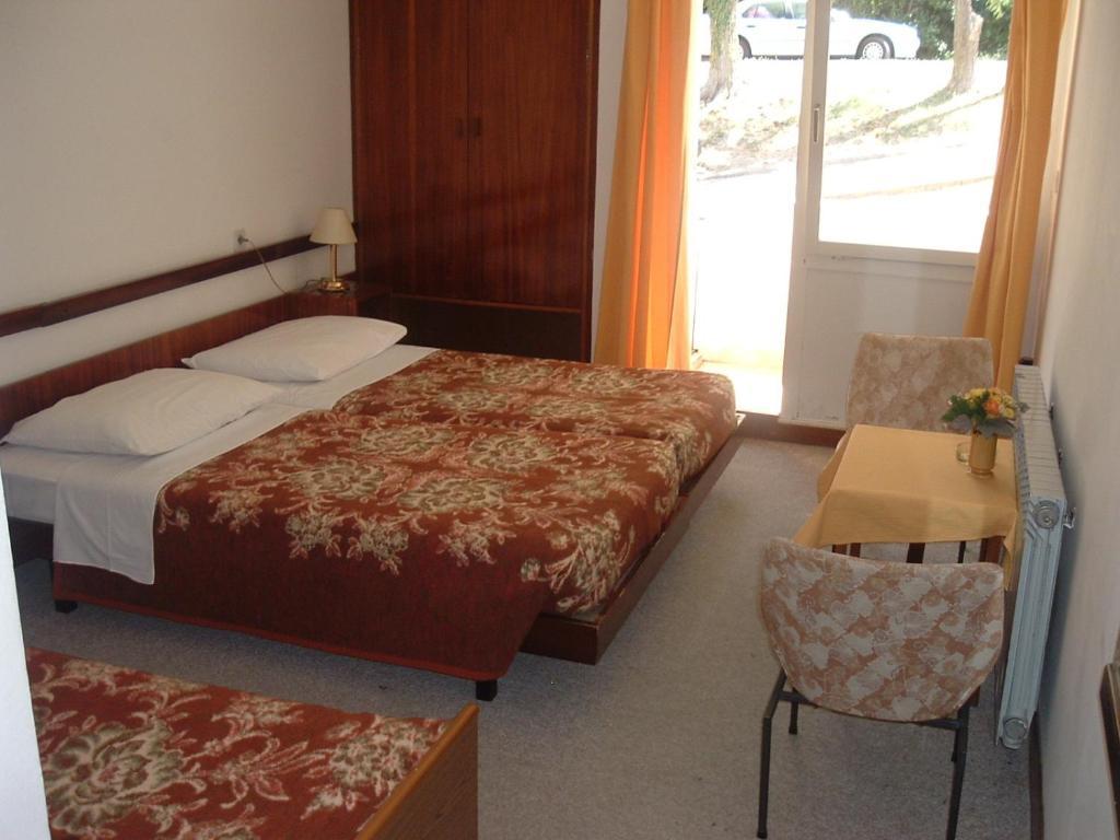 Depadansa Marina & Primorka Hotel Omisalj Bilik gambar